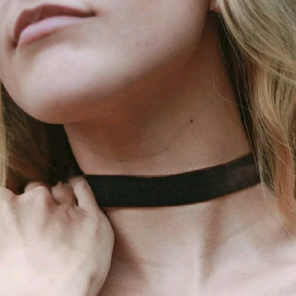 🎉HP Style Staples 🎉Simple Black Choker